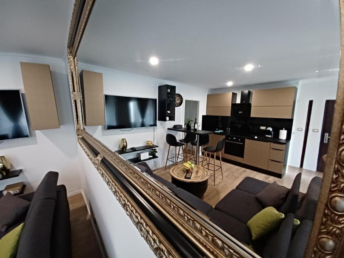 In The Centar Of Rijeka Apartment Exterior foto