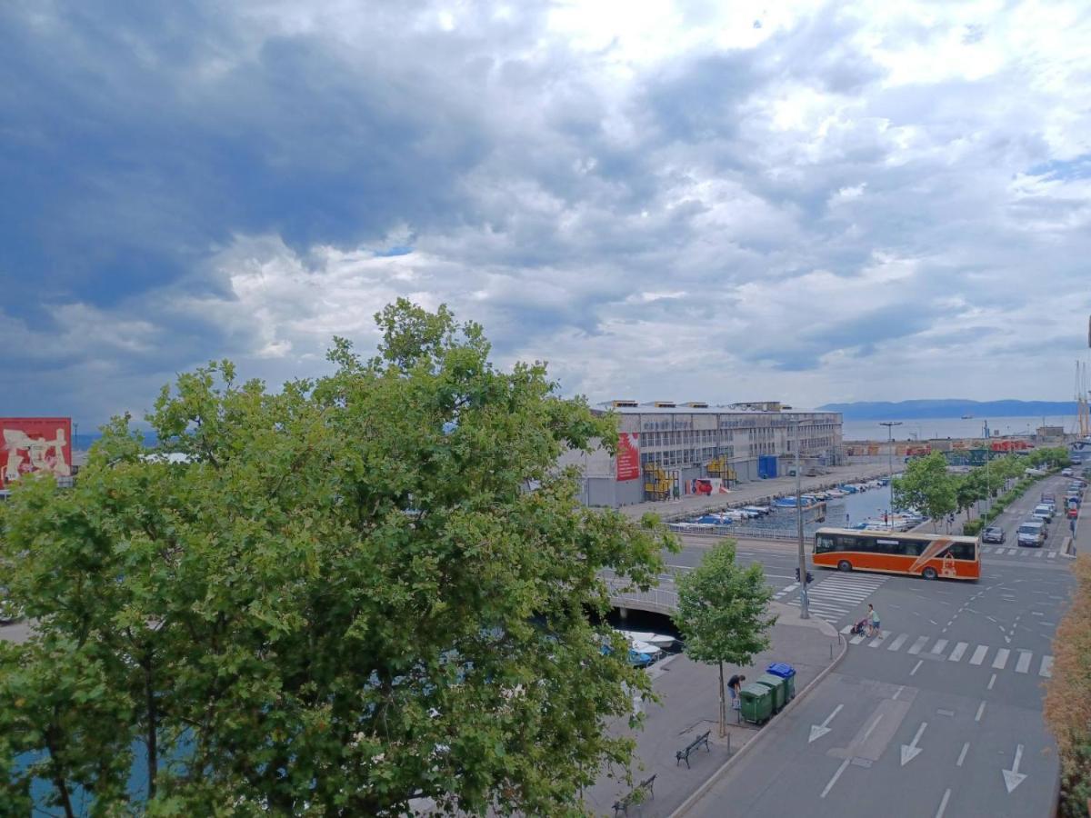 In The Centar Of Rijeka Apartment Exterior foto
