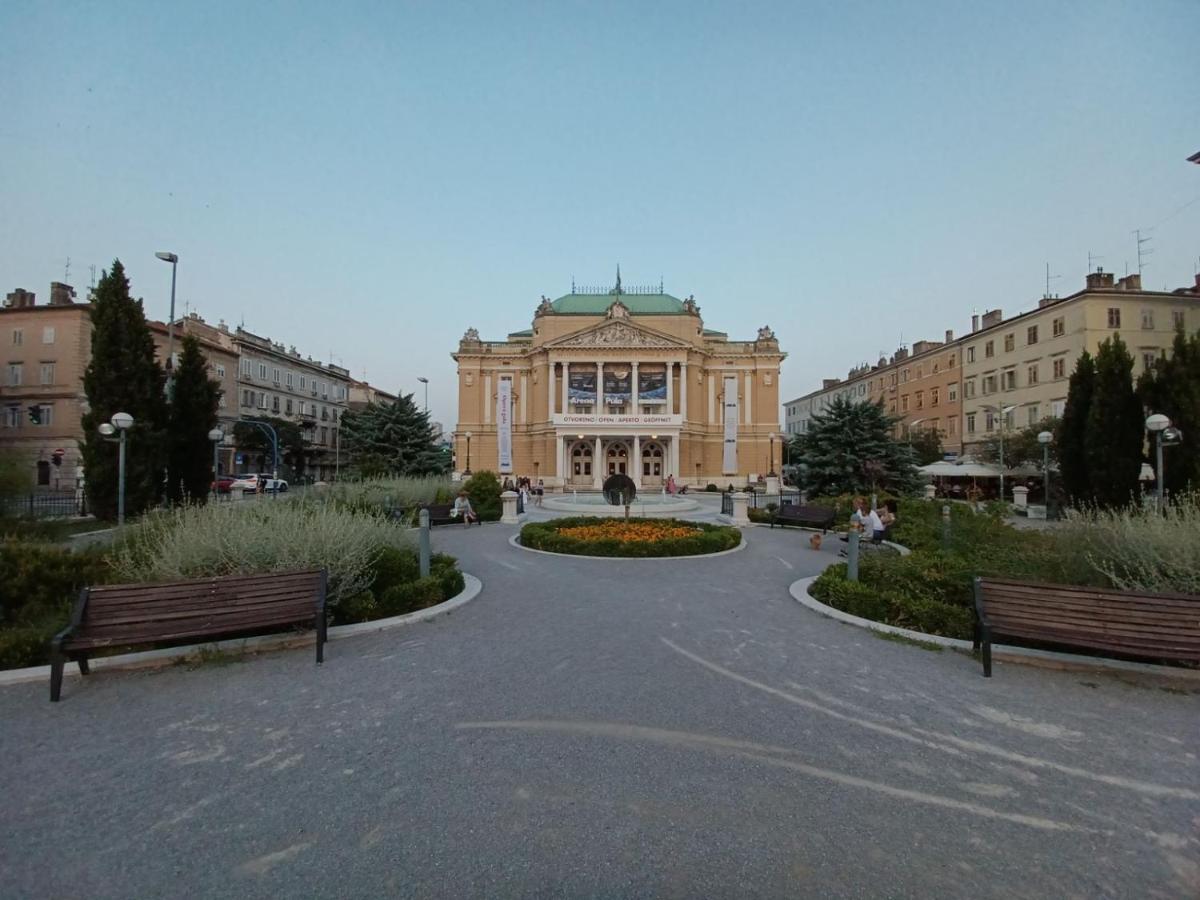 In The Centar Of Rijeka Apartment Exterior foto