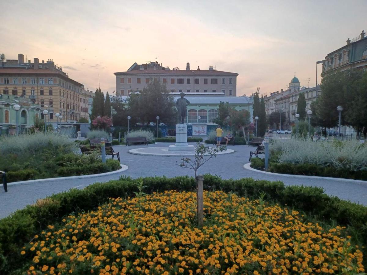 In The Centar Of Rijeka Apartment Exterior foto