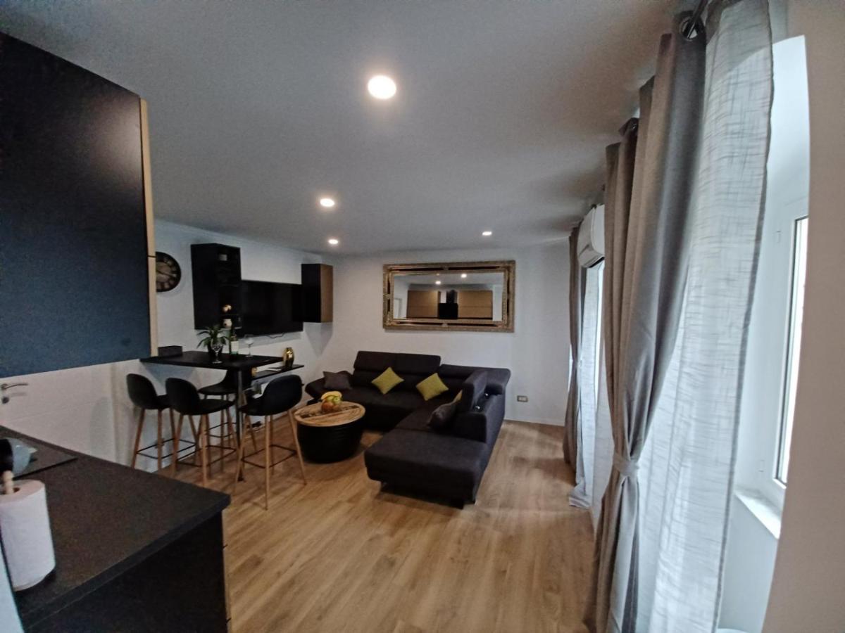 In The Centar Of Rijeka Apartment Exterior foto