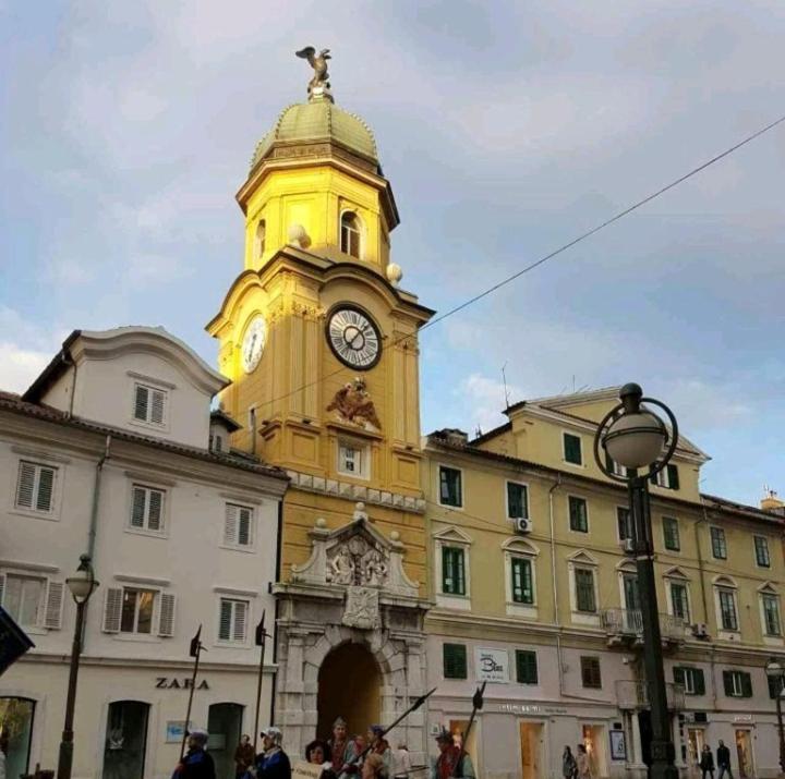 In The Centar Of Rijeka Apartment Exterior foto